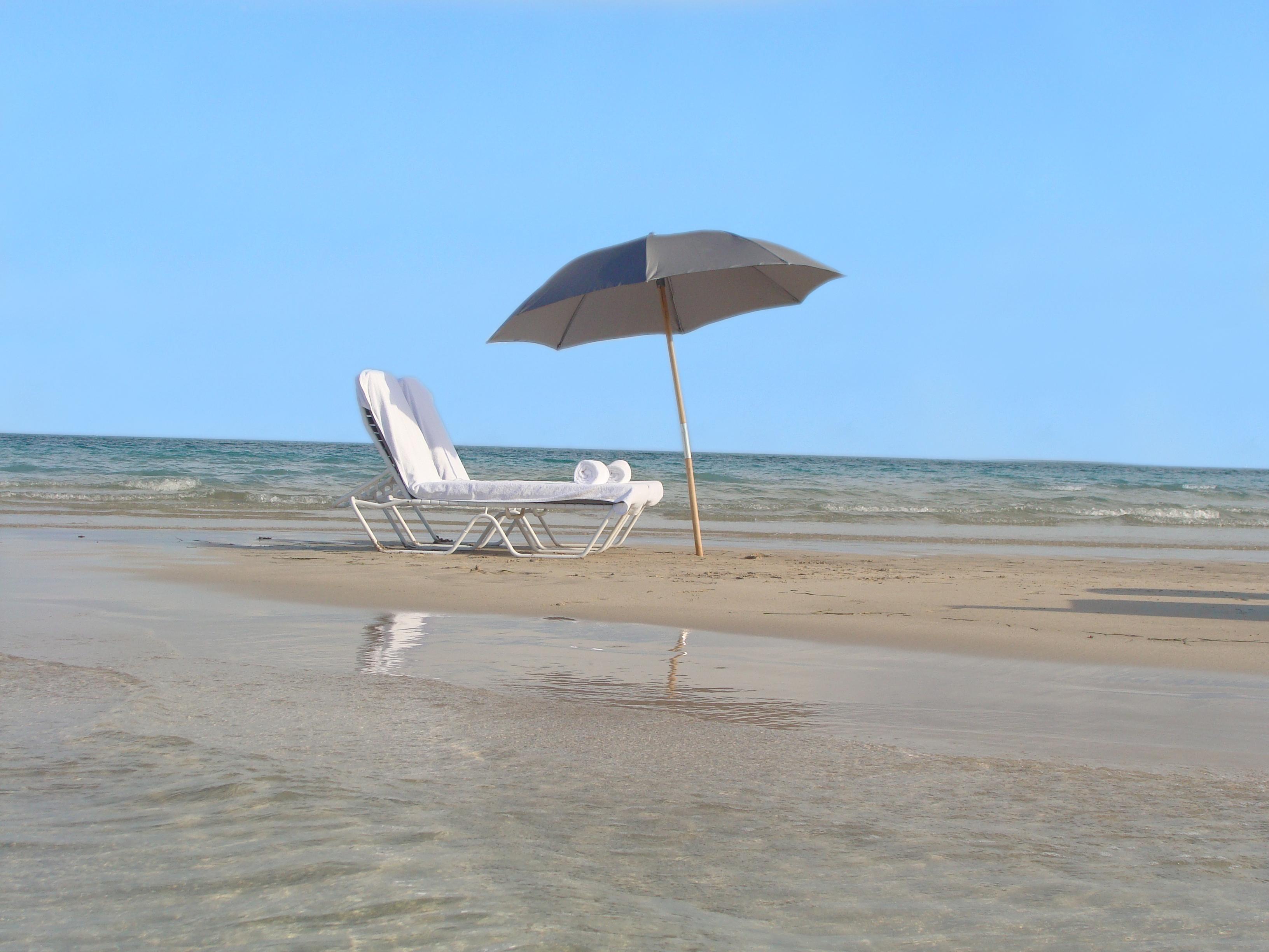 Fontainebleau Miami Beach Exterior photo Beach in the Gulf of Hammamet