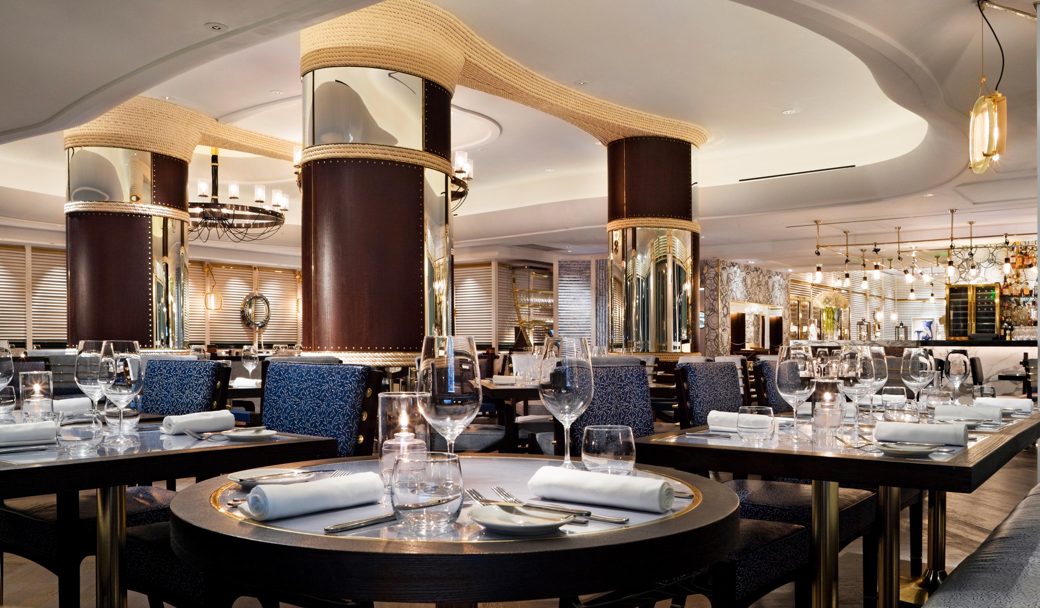 Fontainebleau Miami Beach Exterior photo The interior of the restaurant