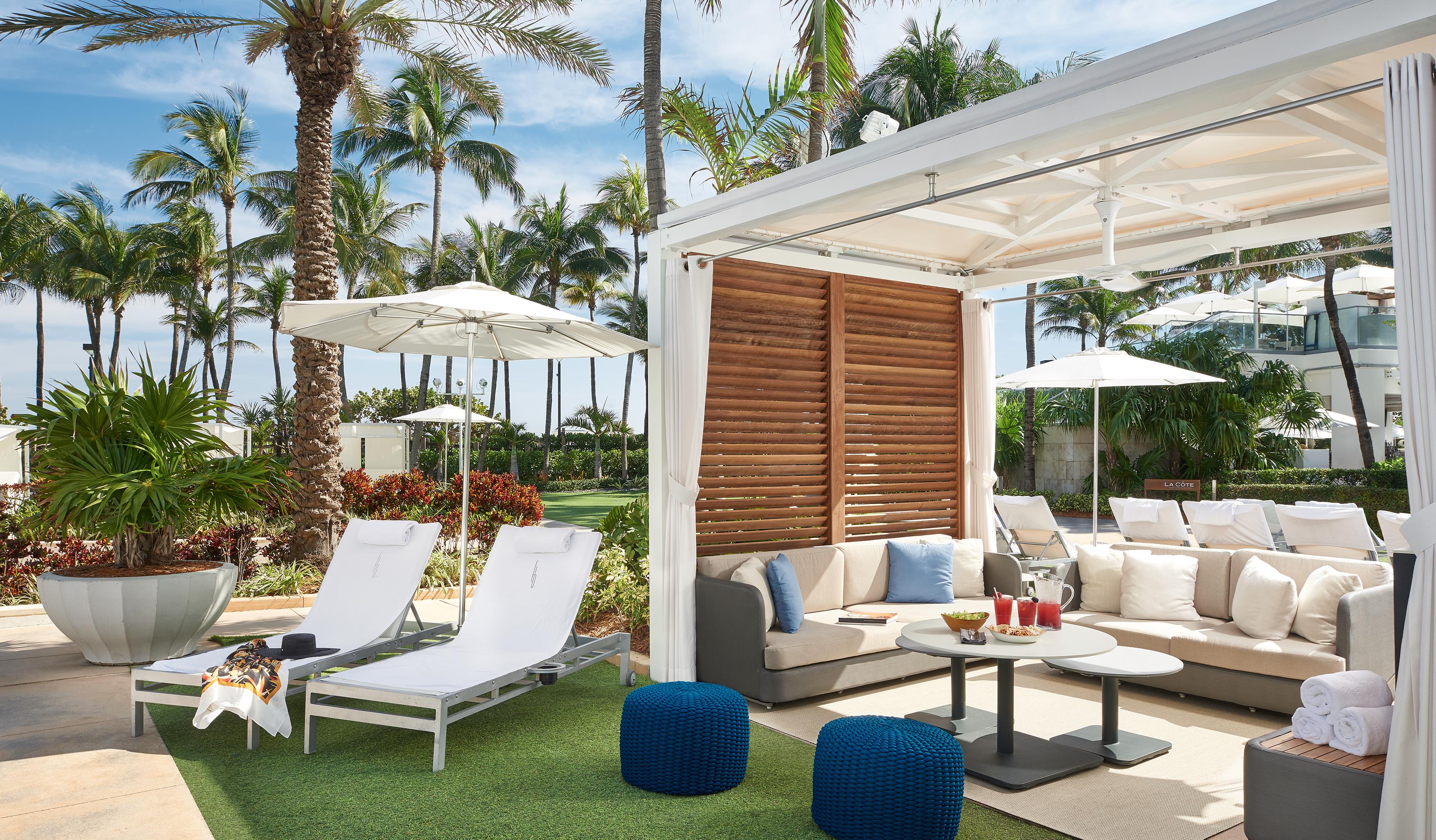 Fontainebleau Miami Beach Exterior photo Cabana at the Fontainebleau