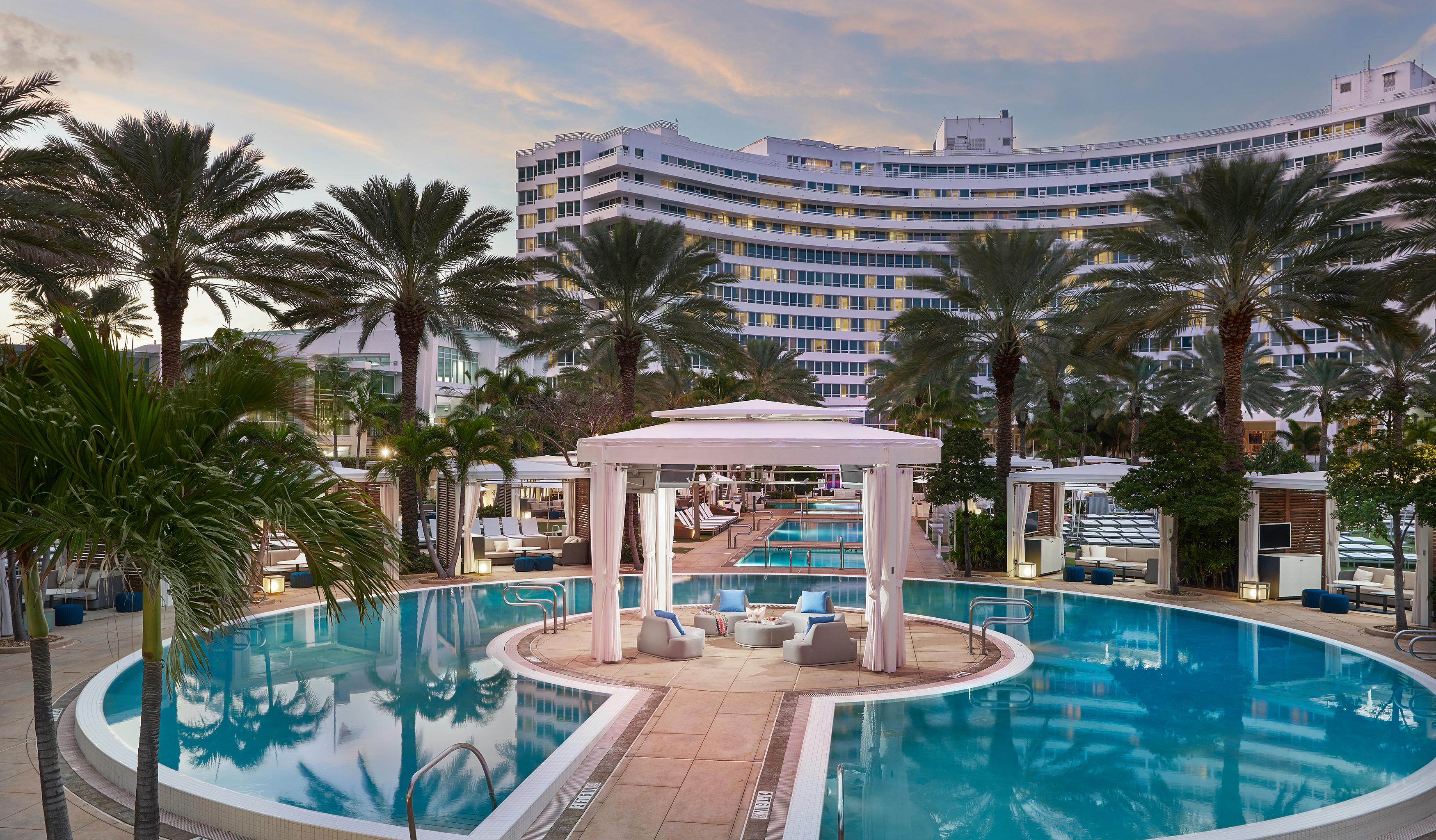 Fontainebleau Miami Beach Exterior photo The Fontainebleau Hotel