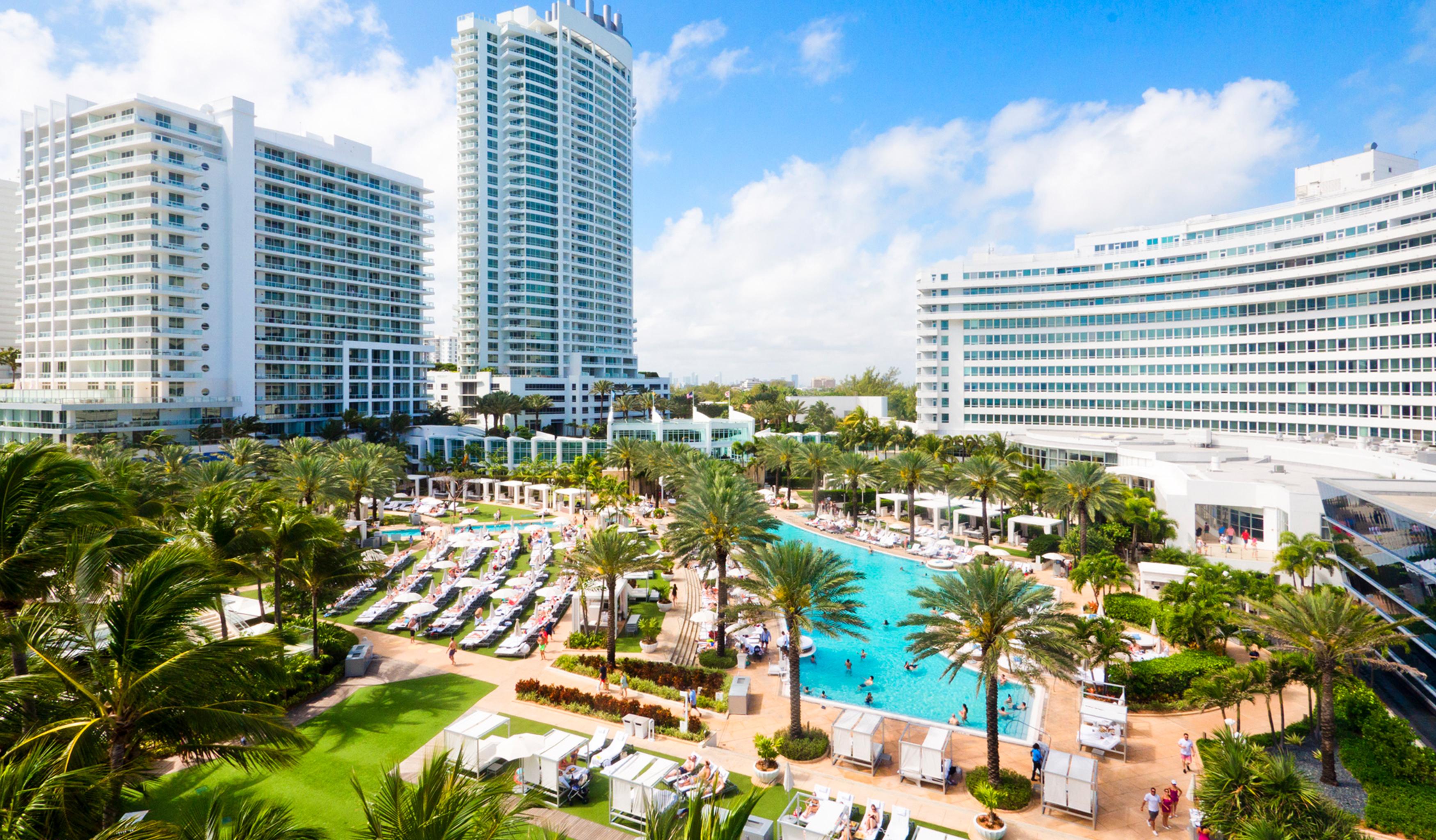 Fontainebleau Miami Beach Exterior photo The Fontainebleau Hotel