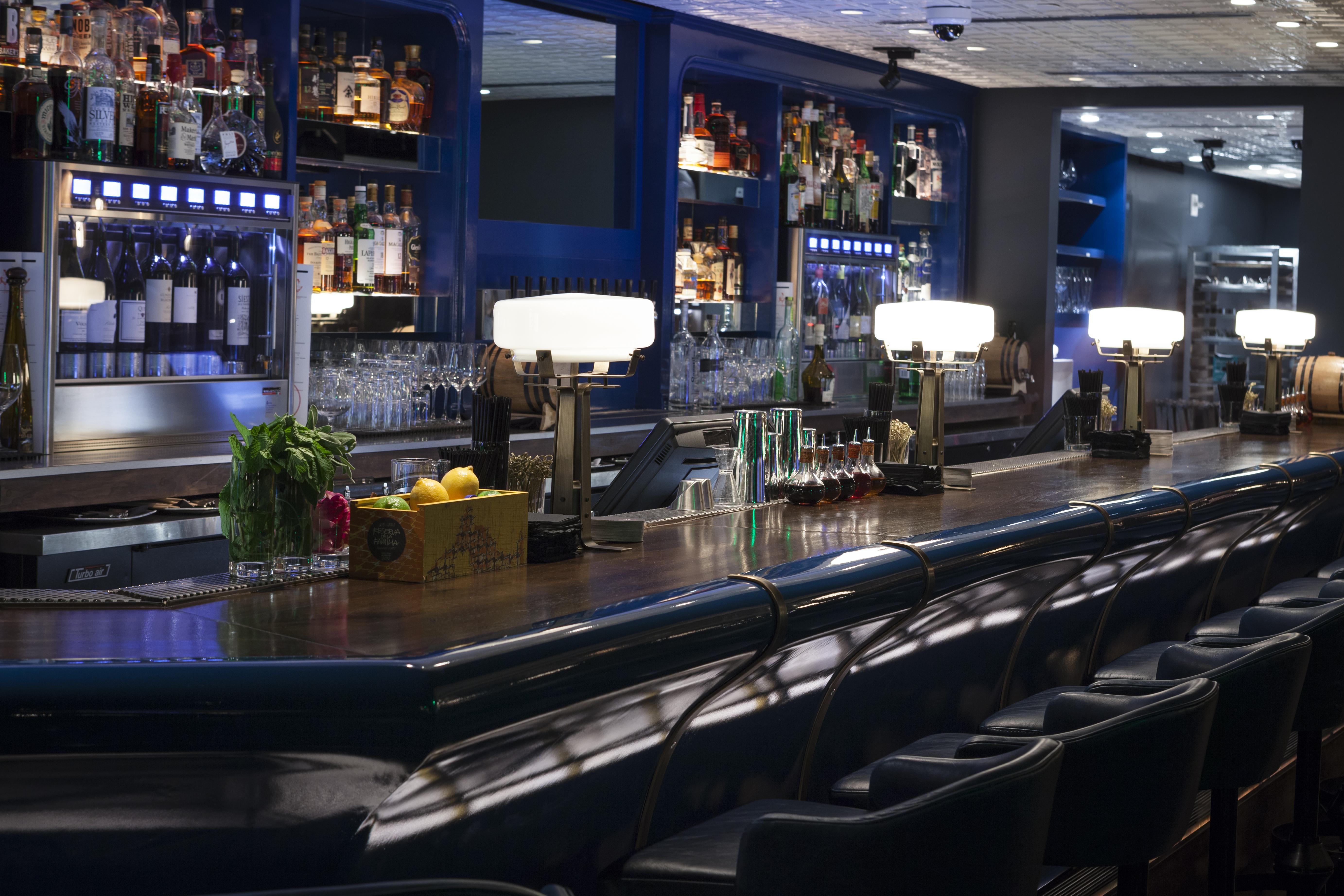 Fontainebleau Miami Beach Exterior photo The bar at the American Bar