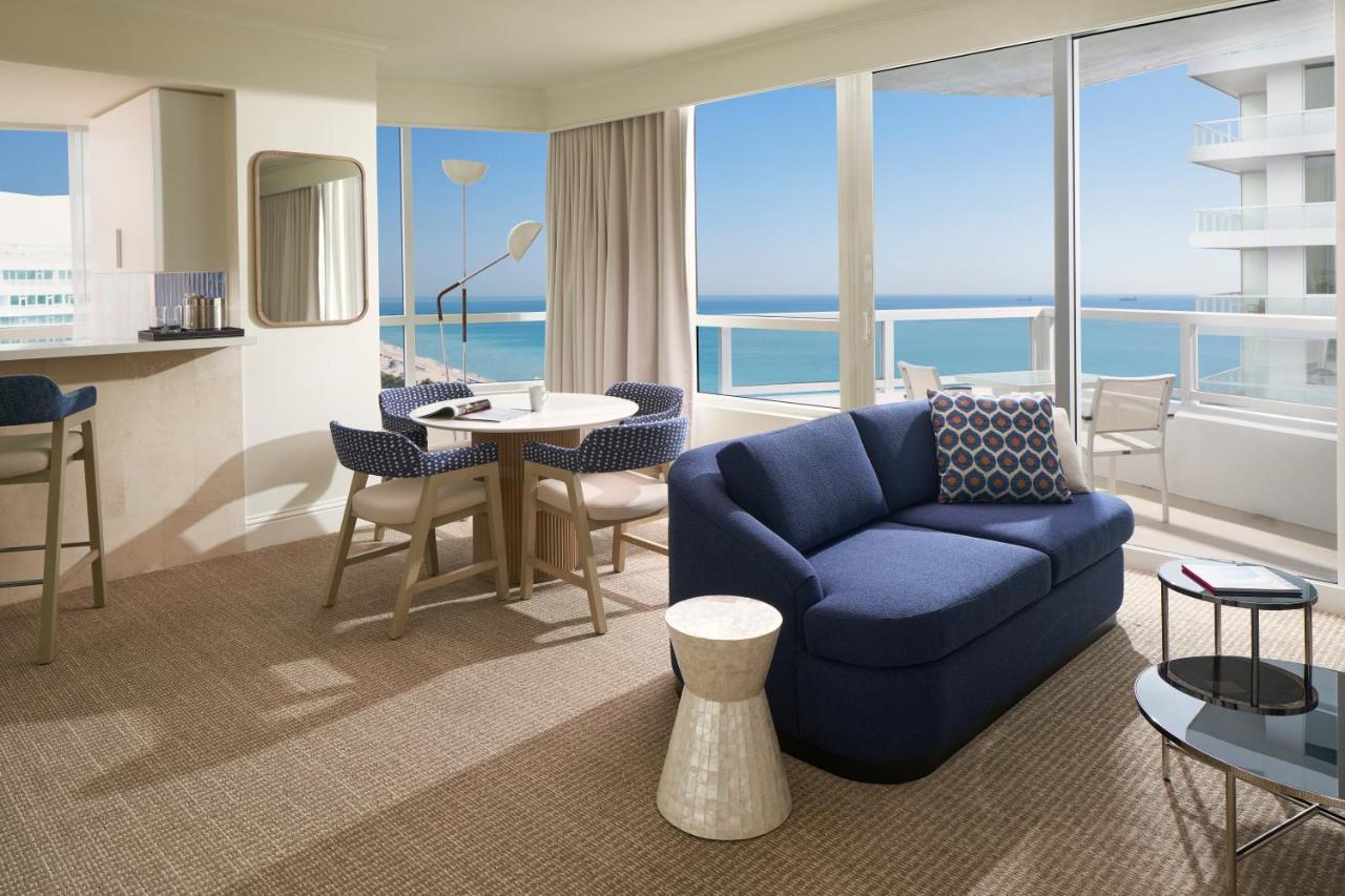 Fontainebleau Miami Beach Exterior photo A suite at the Hilton Anatole